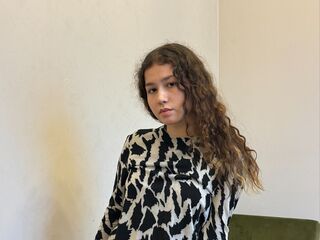 free sex chat JulianaCharton