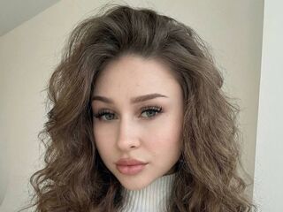 cam girl masturbating with sextoy JunitaDroze