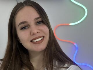 beautiful webcamgirl KeiraAsti