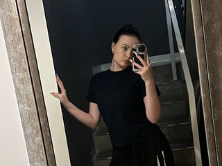 cam slut KiraBentley
