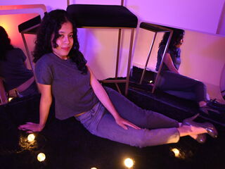 free live webcam sex KyaraLux