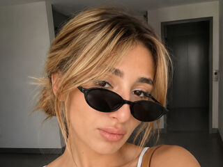 camgirl live LashandraNordby