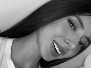 naughty camgirl masturbating with vibrator LauraRisk