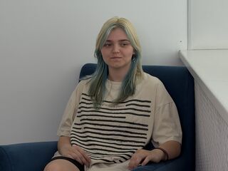 beautiful cam girl LauriMagnie