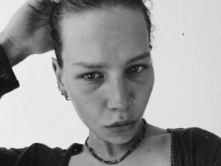 hot chatroom LeeanneYepes