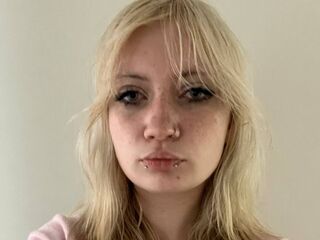 camgirl chatroom LoisBrindamour