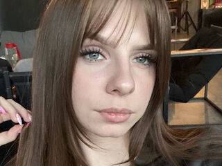 bedroom livecam LoiseHarington