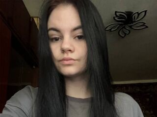 naughty cam girl fingering shaved pussy LoryRzucidlo