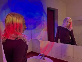 hot naked webcamgirl LucilleWiste