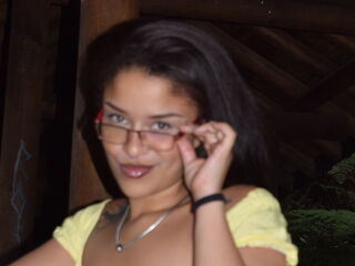 topless camgirl LunaRuselly