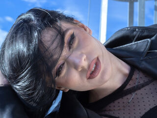 camslut fingering pussy MadelynVelure