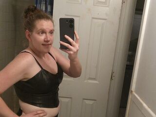 flirt chat room MadiBrown