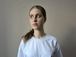 topless cam girl MaganPedaci