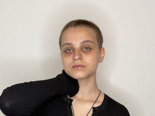 naughty cam girl MargrettHussar