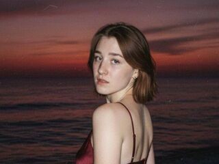 cam girl playing with vibrator MargrettMulac