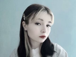 camwhore fingering shaved pussy MelissaLey