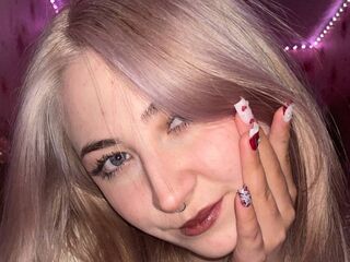 nude webcamgirl picture MelitaHogston