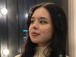 camgirl sexchat MikiPellon