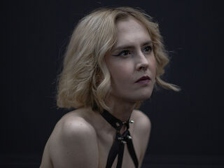 hot cam girl masturbating with dildo MilaVeyra