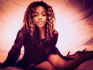 camgirl fingering bald pussy NatalieGainer