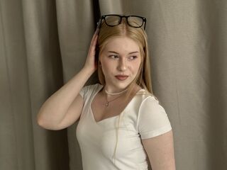 beautiful camgirl NikkiByous