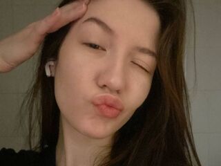 camwhore masturbating with dildo NoemiMeservy