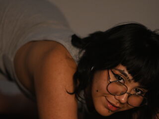 chat room live cam NoemieBlanche