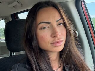 girl fingering bald pussy OliviaaBrownn