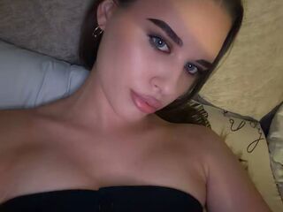 girl webcam naked RhiannonJumper