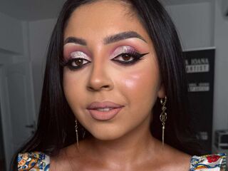 camgirl fingering shaved pussy RoseEla
