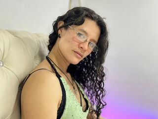 sexy camgirl live SereneKardissons