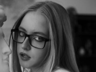 masturbating girl SheliaEdwards