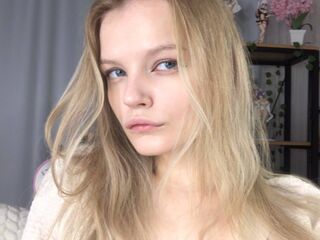 cam girl playing with dildo ShelyMilan