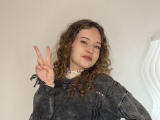 cam girl showing pussy SherikaMantony