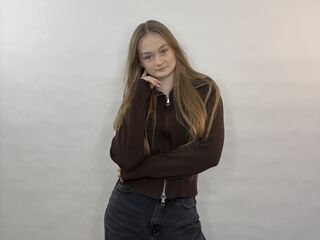 adult videochat room SigneKeatley