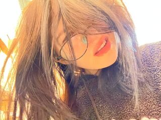 naughty cam girl masturbating with dildo ToriTrevino