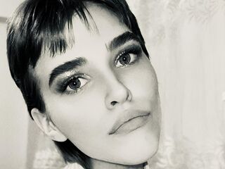 camgirl playing with sextoy UdelaHailey