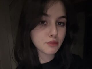 camslut topless WandaDillard