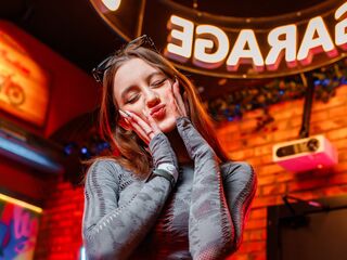 live webcam model XeniaUsher