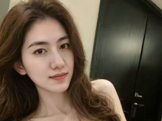 camwhore fingering shaved pussy YueXiaomei