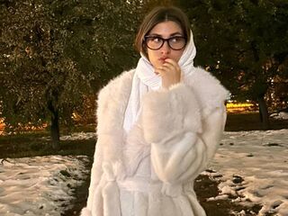 topless webcam girl YukoHazer