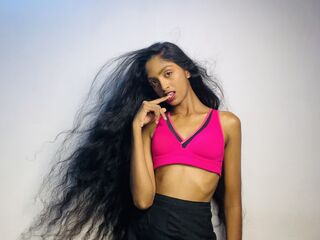 shaved pussy webcam ZaraElina