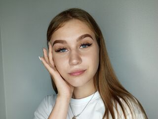 beautiful camgirl ZeldaCannon