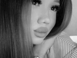 topless cam girl ZellaRessler